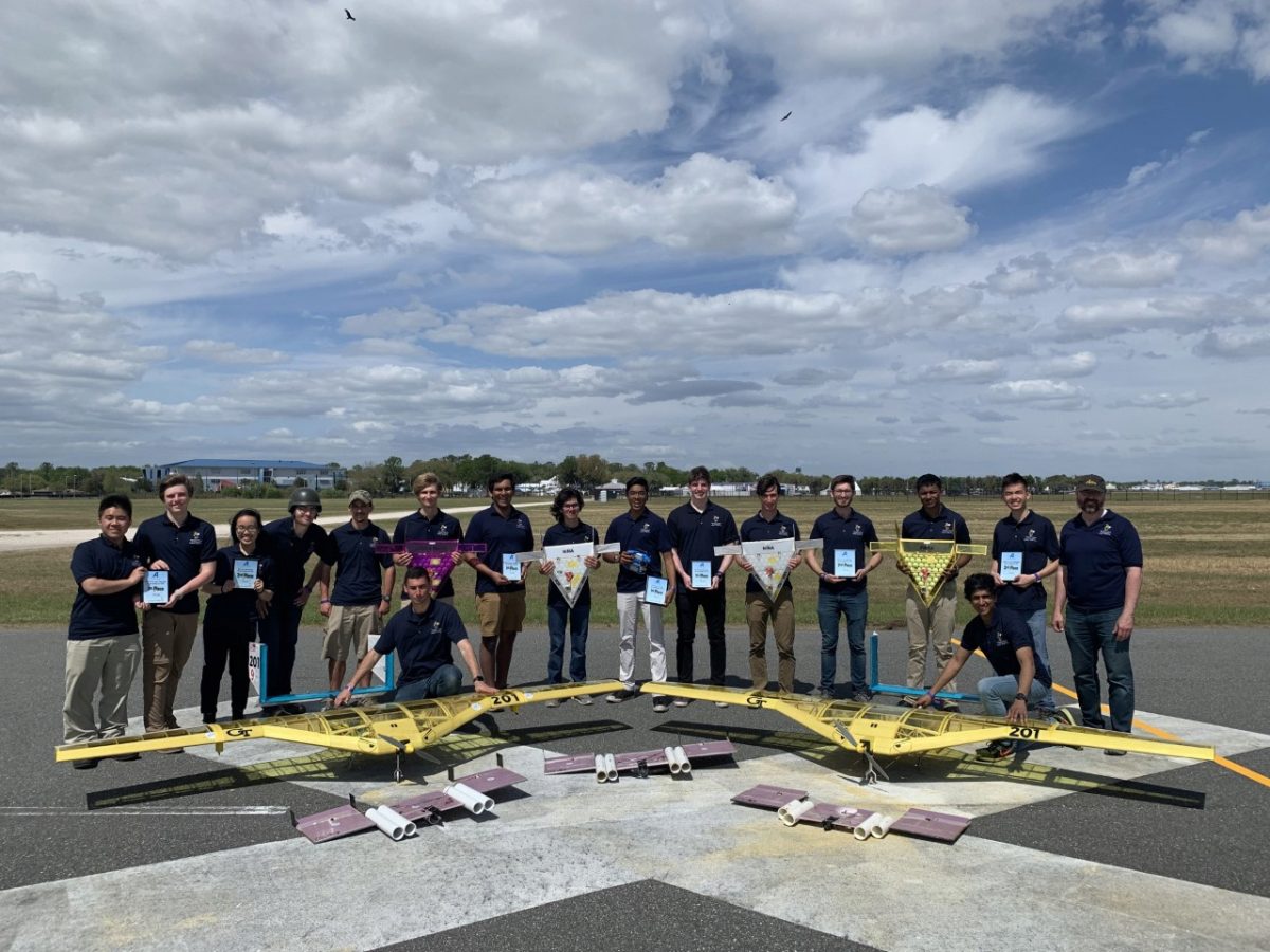  Andrew Nguyen Alex Lomis Emily Ku Matthew Dick Andrew Burrell Jonathan Paravano (kneeling with the plane, and team leader of the Advanced class) Jack Labadia Pranav Krishnamurthy Ethan Das Gowtham Venkatachalam (team leader of the Micro class, and pilot for both classes) Alex Porter Micaiah Smith-Pierce Dalton Vega Varun Roy Jude Augustine Mark Lau Carl Johnson